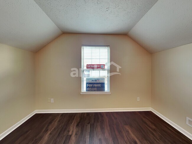 Building Photo - 11 Fillmore Way