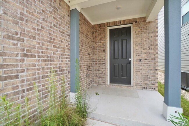 Building Photo - 2513 Danbury Ln