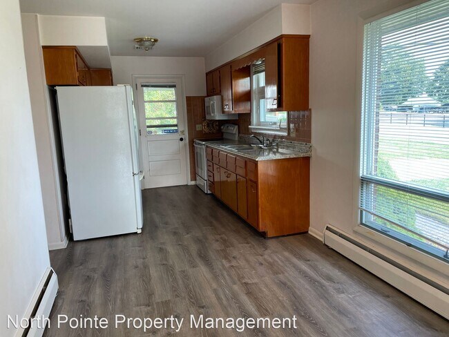 Building Photo - 3 br, 1 bath House - 105 Chestnut St.