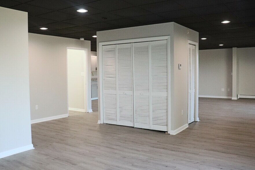 Building Photo - 200 W Ingomar Rd