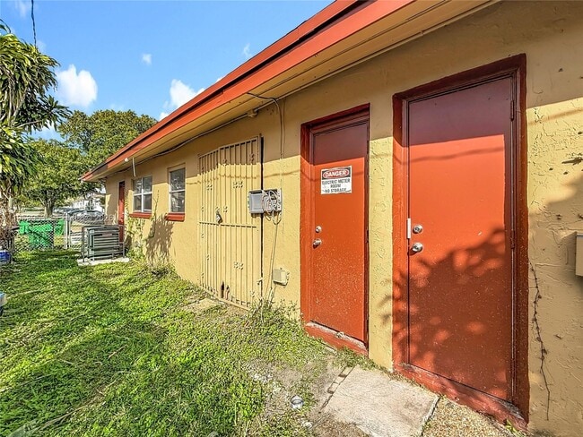 Building Photo - 1800 NW 52nd Ave