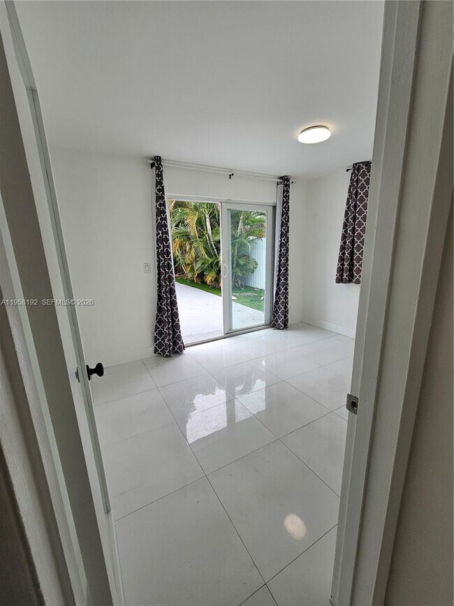 Building Photo - 1421 NW 65th Terrace