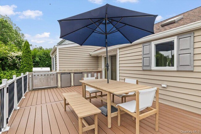 Building Photo - 13 Colonial Ln