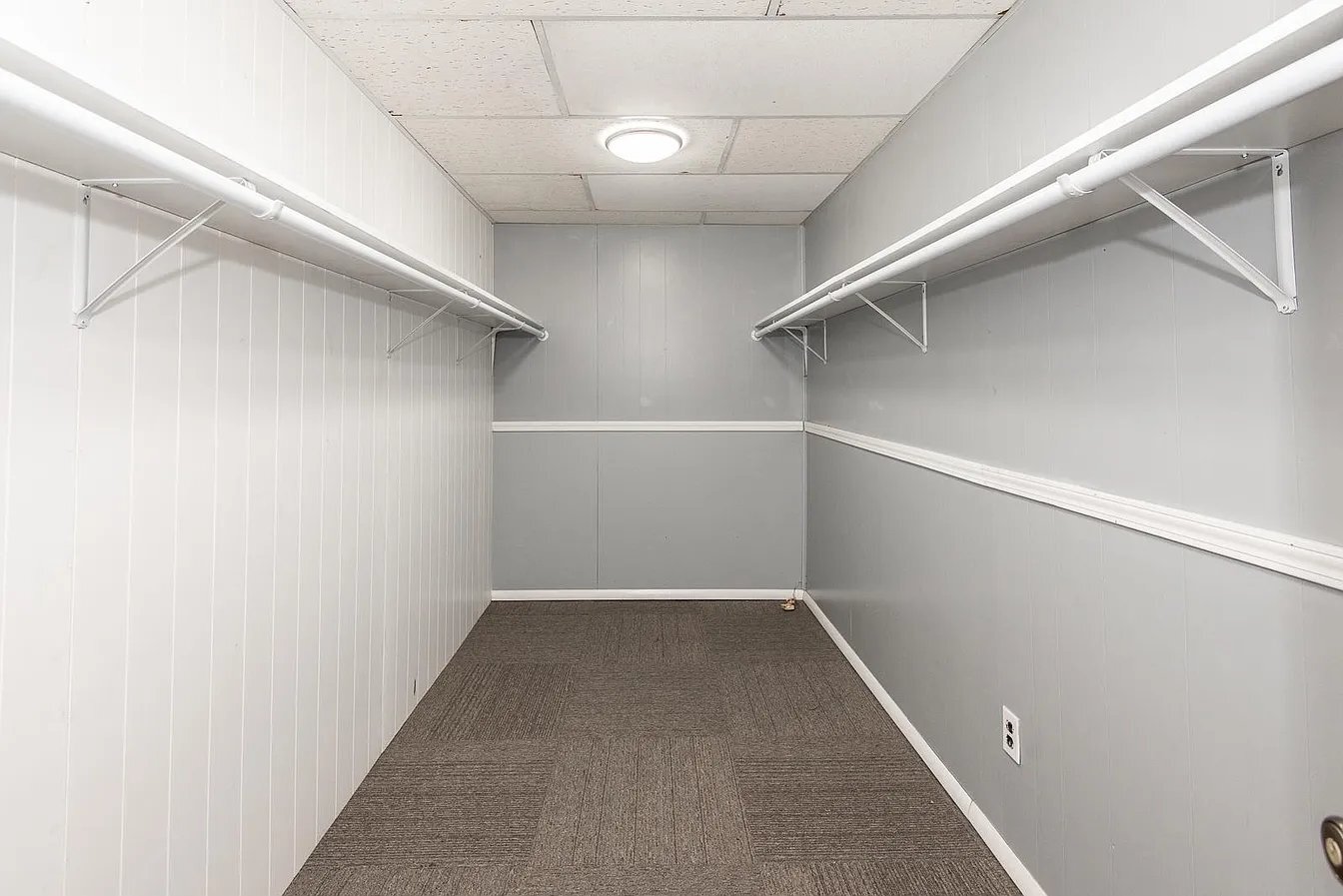 Building Photo - 317 S Pam Ave