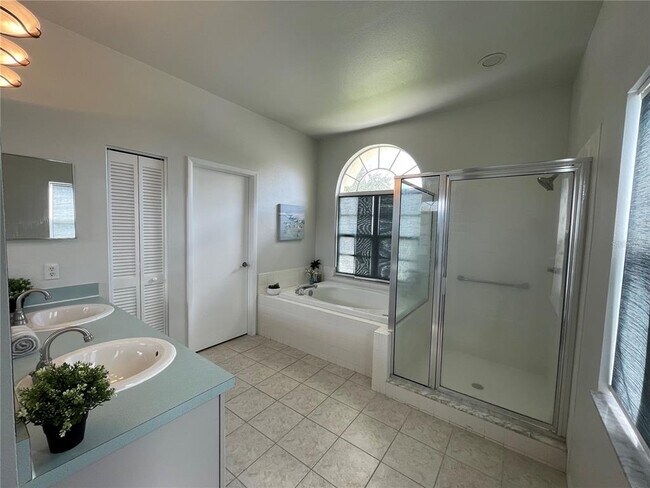 Building Photo - 1333 Flaxwood Ave