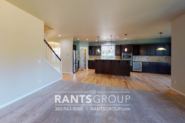 Building Photo - 4 br, 2.5 bath House - 4000 Amelia Ct NE