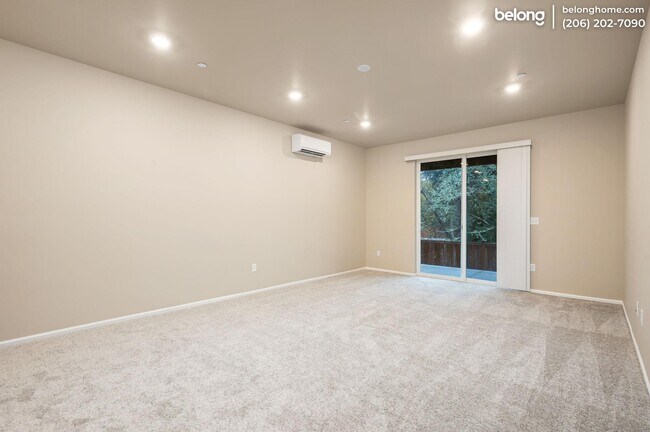 Building Photo - 3878 79th Dr NE