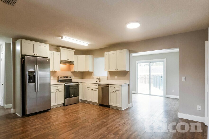 Building Photo - 2129 Willow Oak Dr