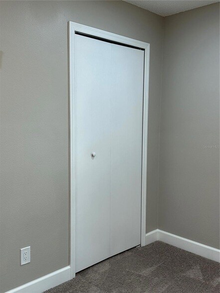 Building Photo - 1229 Allendale Dr