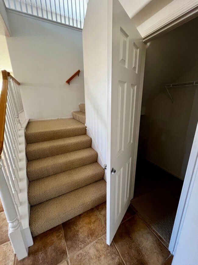 Building Photo - Spacious 4-Bedroom Murrieta Home with Loft & 3-Car Garage