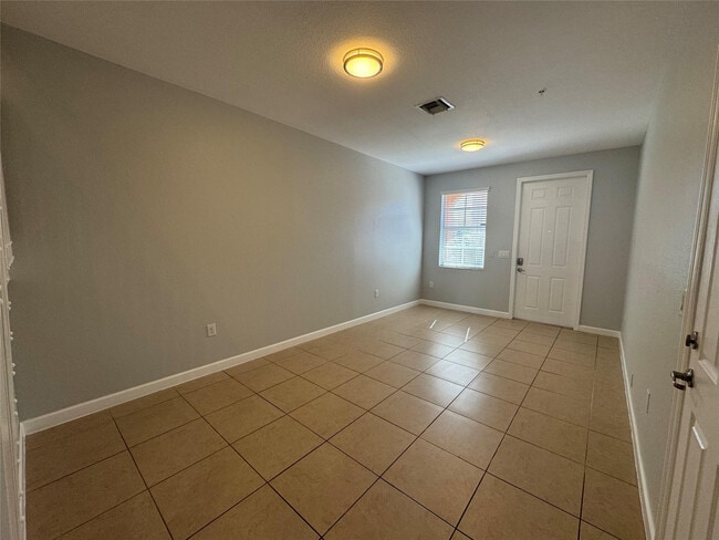 Building Photo - 12457 Emerald Creek Manor