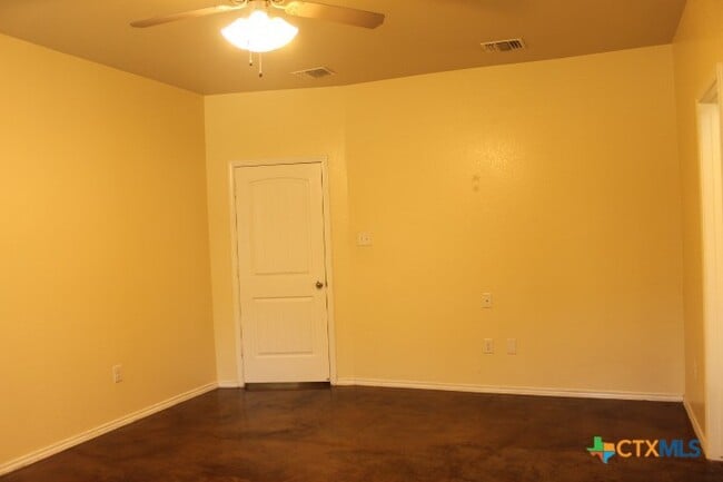 Building Photo - 2521 Heartland Ave