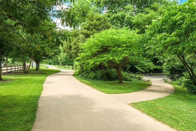 Building Photo - 312 Sloan Rd