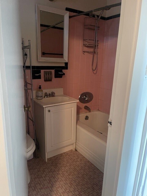 Building Photo - 256 Lowell Ave