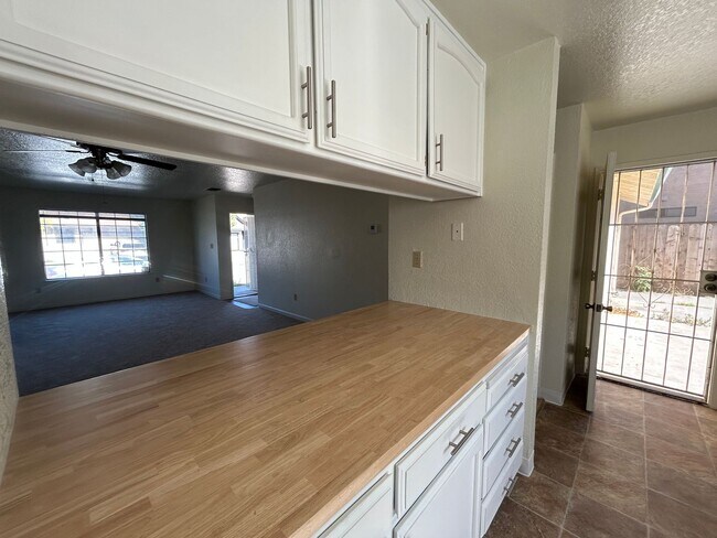 Building Photo - 1535 Springville Wy
