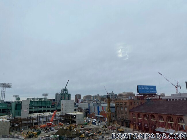 Building Photo - 1175 Boylston St
