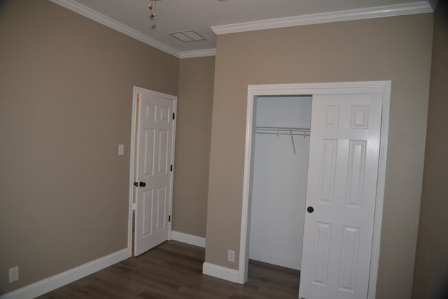 Building Photo - 11715 Oakwood Rdg