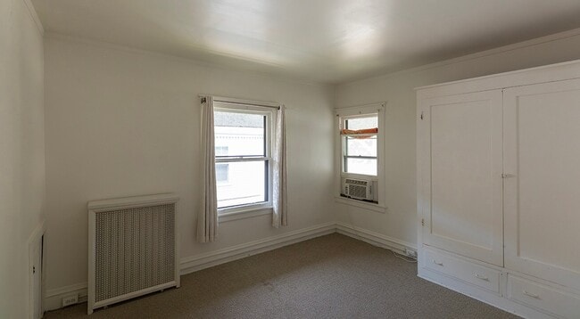 Building Photo - 202 Ridgeland Ave