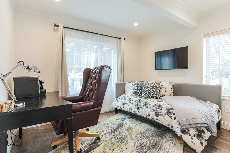 Guest Bedroom #2 (Doubles as Office) w 1 Twin Bed - 4155 Edenhurst Ave