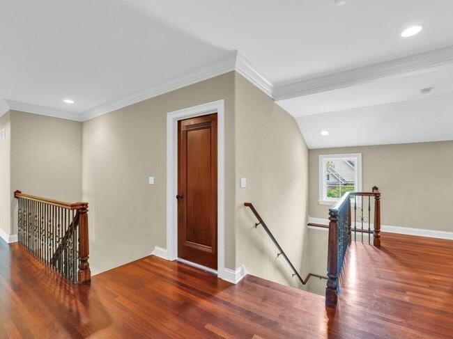 Building Photo - 106 Michigan Ct