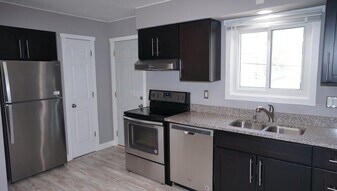 Building Photo - 2838 Coolidge St
