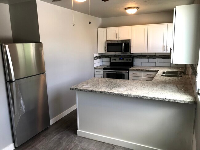 Building Photo - 1134 E 500 S
