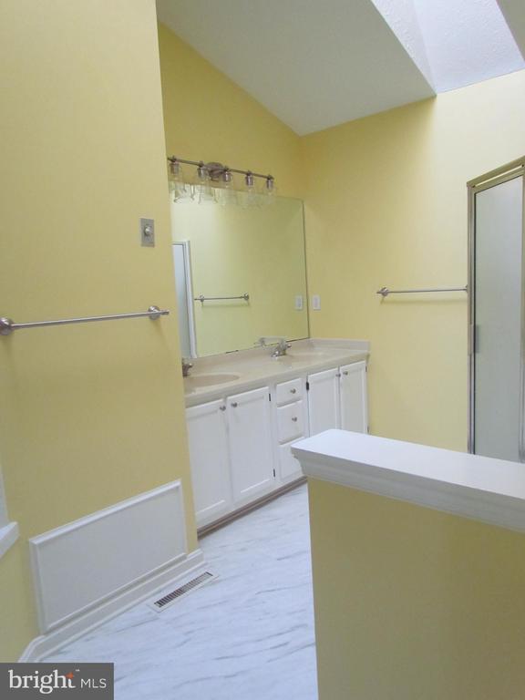 Building Photo - 13240 Clipper Cir