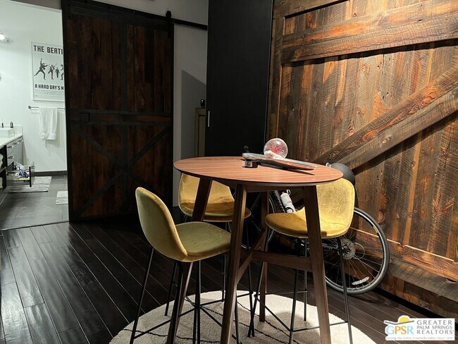 Building Photo - 13320 Beach Ave