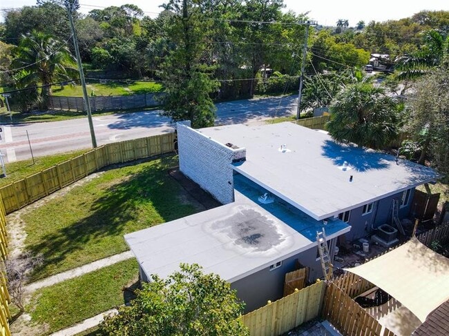 Building Photo - 1500 Davie Blvd