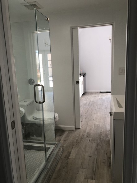 Building Photo - 8422 W 4th St