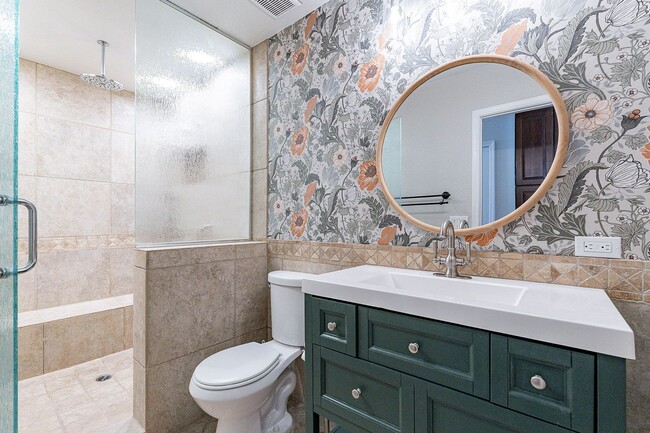 Building Photo - Charming 4-Bedroom Home with Luxurious Poo...