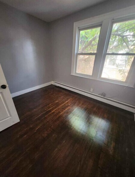 Building Photo - 71 Westland St