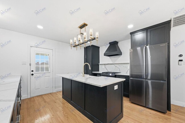 Building Photo - 1622 Hollywood Ave