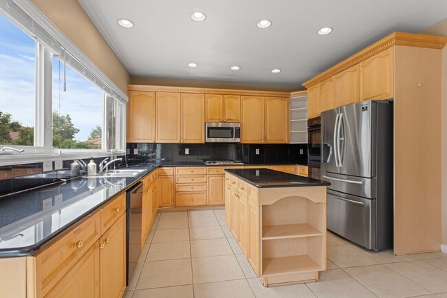 Building Photo - 625 S Snowmass Cir