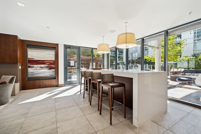 Building Photo - 185 Channel St