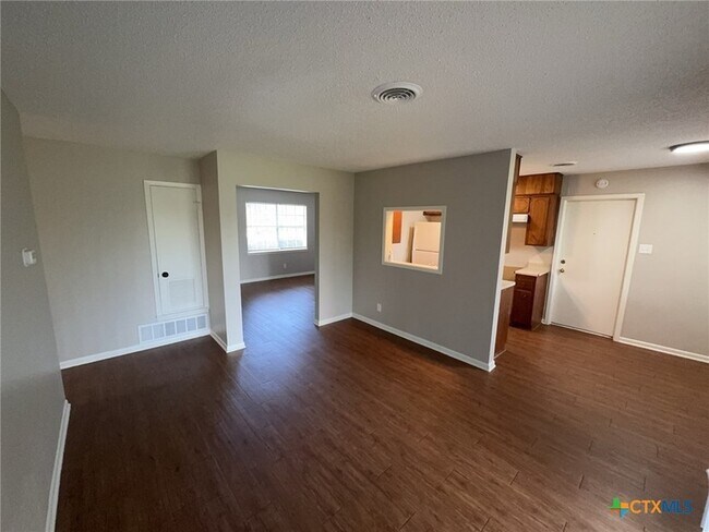Building Photo - 1205 Kathey Dr