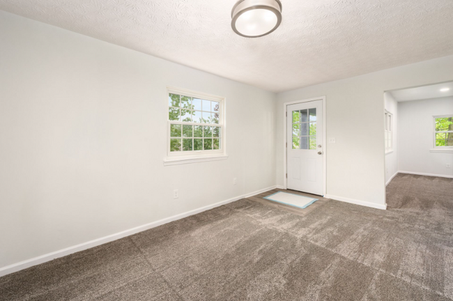 Building Photo - 1584 Mink St SW