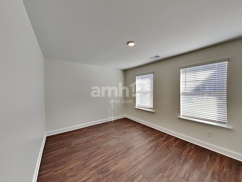 Building Photo - 617 Rivermist Dr