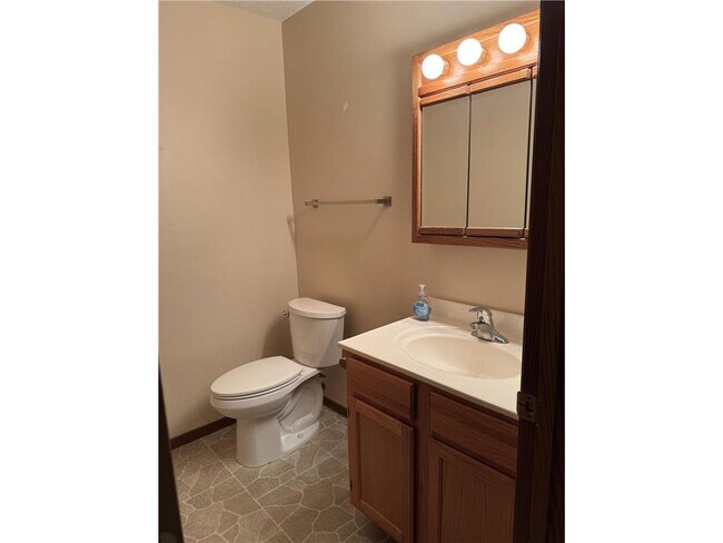 Building Photo - 1706 Lincoln Ave