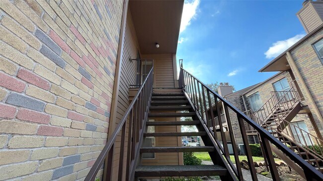 Building Photo - 10555 Turtlewood Ct