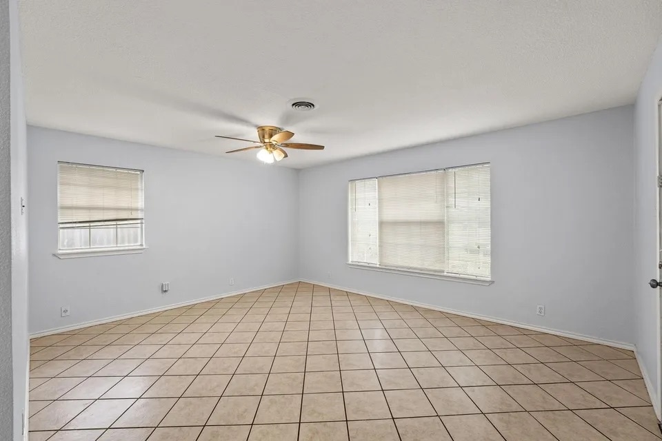 Building Photo - 10911 Marchant Cir
