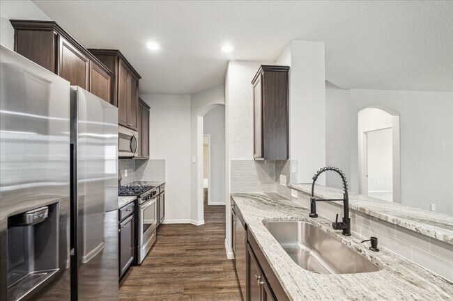 Building Photo - 935 Golden Willow Ln