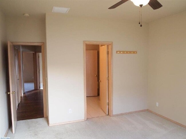 Building Photo - Canyon Lakes Home for Rent