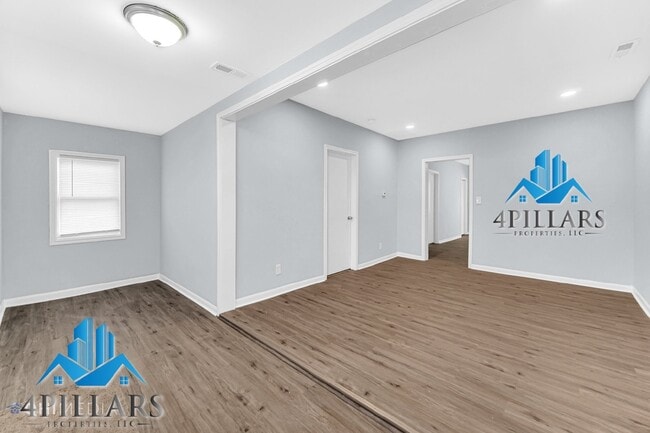 Building Photo - Spacious 4-Bedroom Home in Hammond, IN wit...