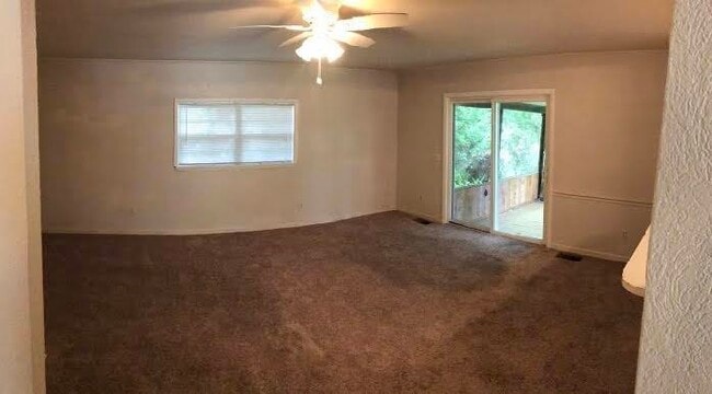 Building Photo - Coming Soon! 2BR Duplex with Screened Patio in the Murray Hill