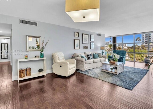 Building Photo - 6423 Collins Ave