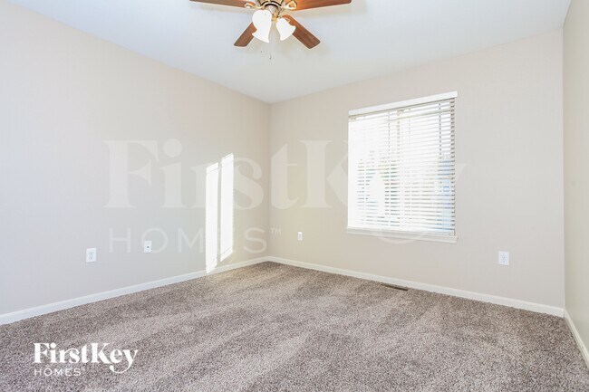 Building Photo - 2724 Parkerridge Dr