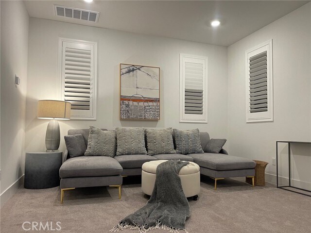 Building Photo - 9337 Astor