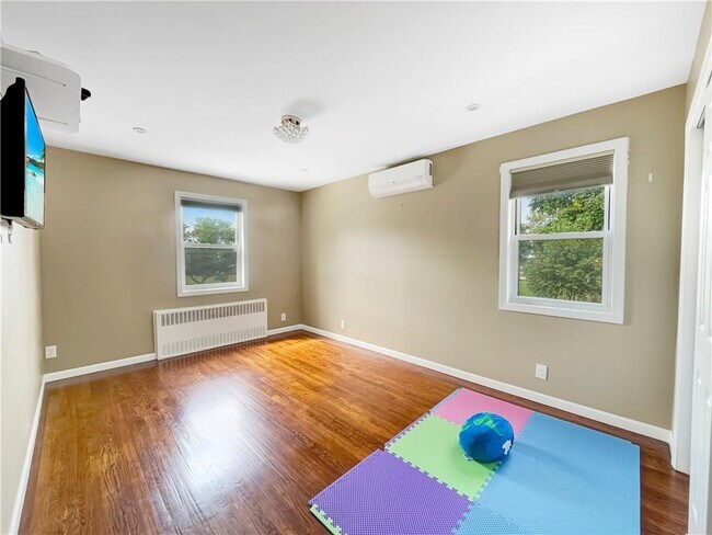 Building Photo - 226 Avenue Z