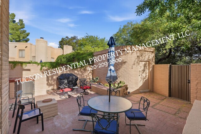 Building Photo - 2824 E Sierra Vista Rd